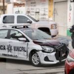 Policías municipales chocan en zona Centro