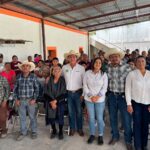 CARLOS PUENTE ESTRECHA DIÁLOGO CON HABITANTES DE EL SALVADOR