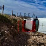 Vuelca camioneta cerca a la comunidad Modelo
