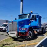 Tráiler que era remolcado acaba por zafarse y ocasiona choque
